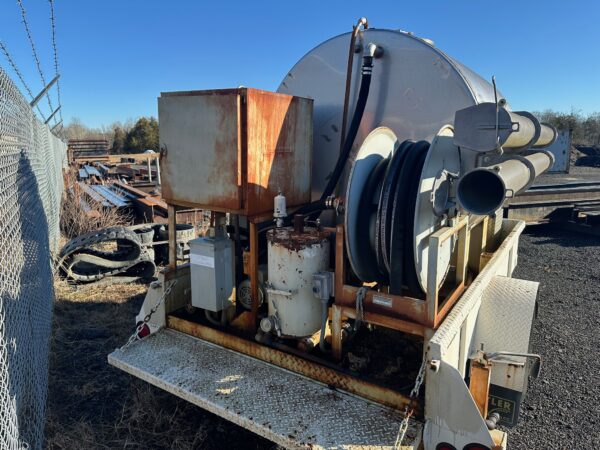 1999 Butler Material Trailer with Stainless Steel Tank - Image 2